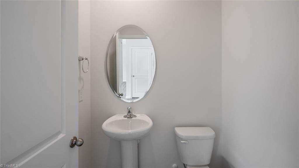 381 Falcon Lane Lexington, NC 27295 - Photo 3 of 29 *photos are of model home and are for representational purposes only.