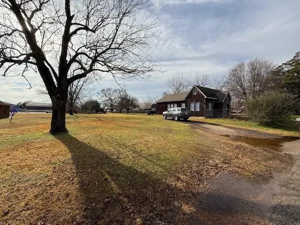 $1,150 | 642 Love Street, Oakwood, TX 75855