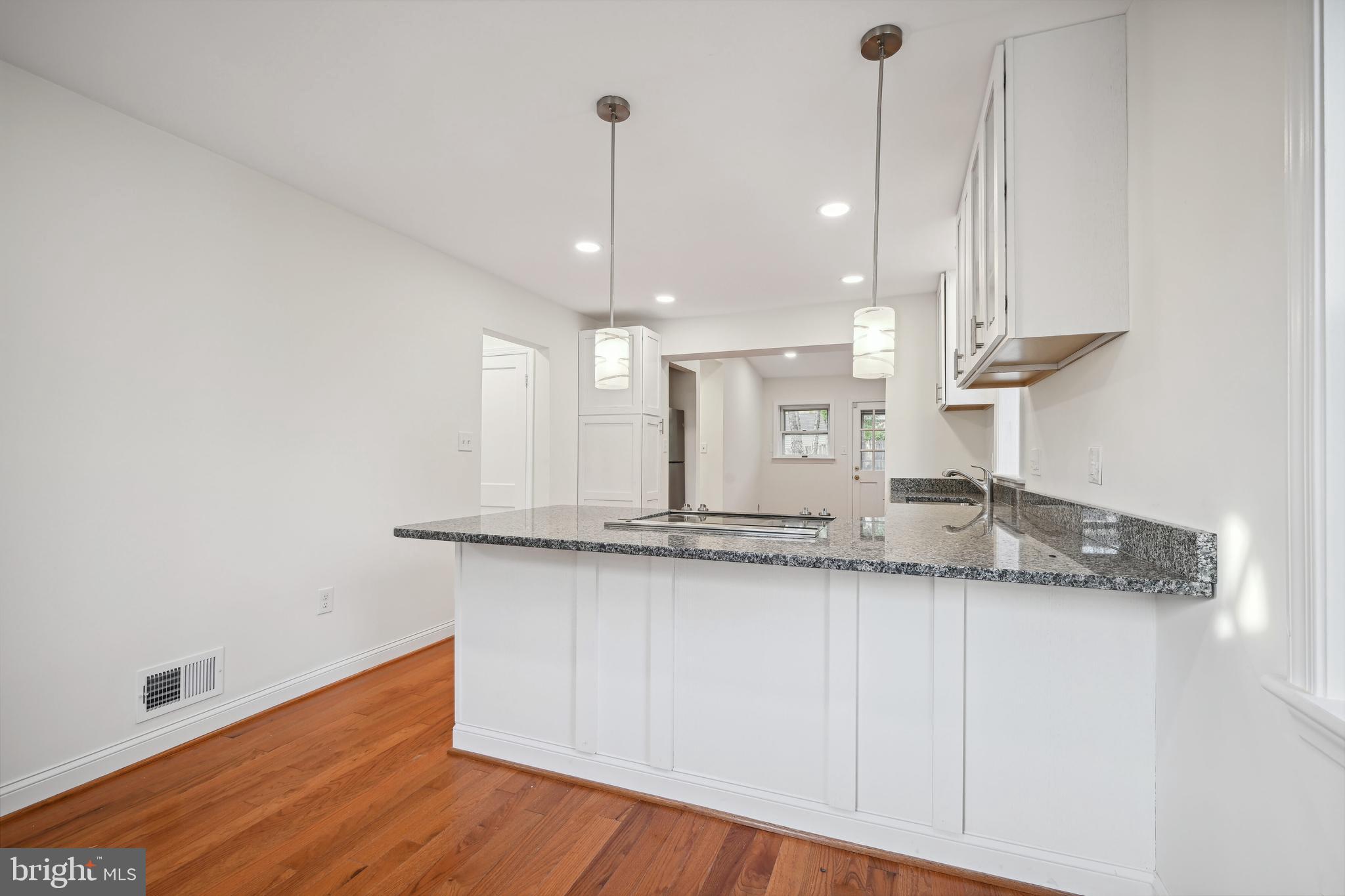 2711 Elnora Street Silver Spring, MD 20902 - Photo 9 of 25