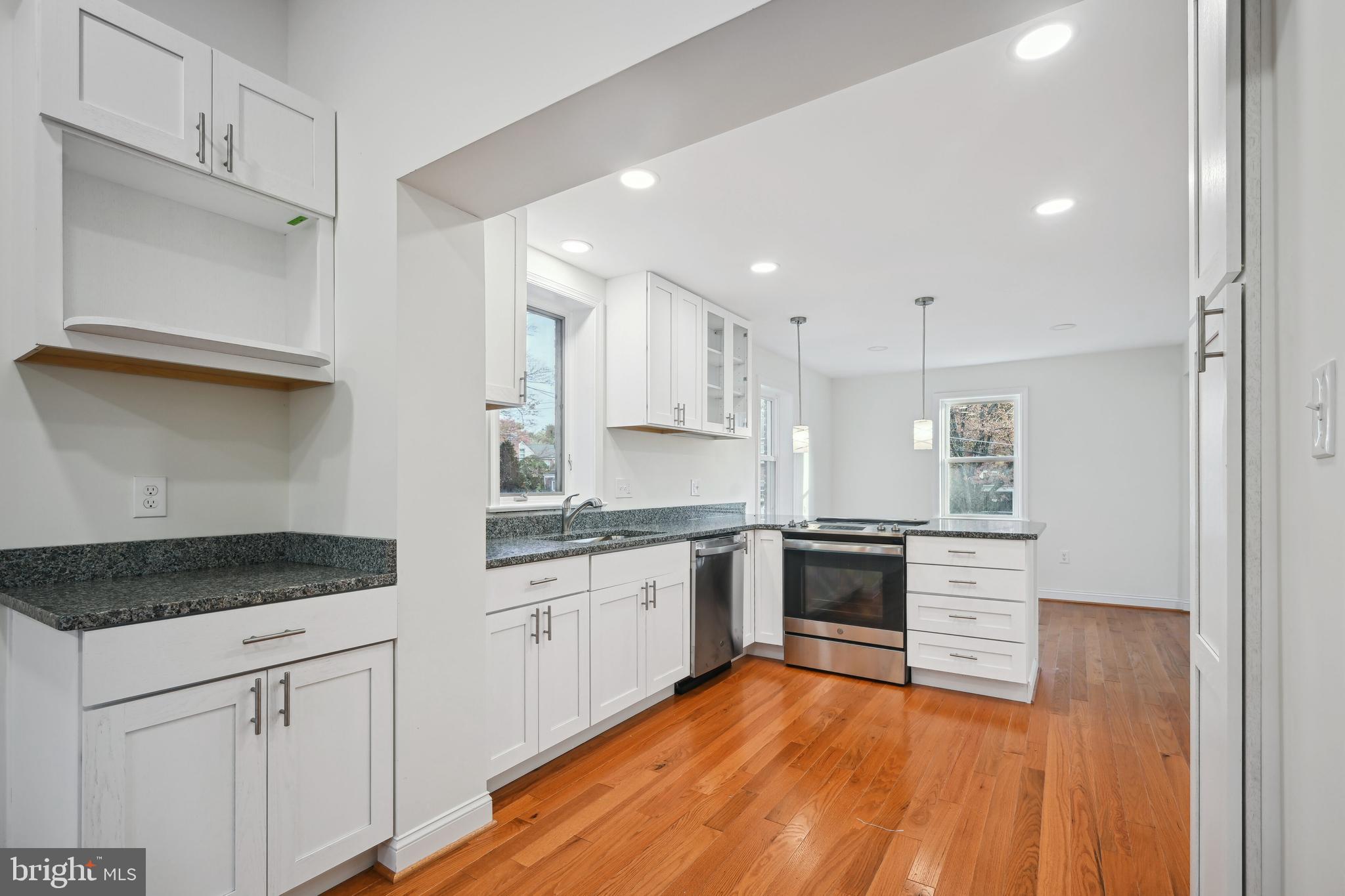 2711 Elnora Street Silver Spring, MD 20902 - Photo 10 of 25