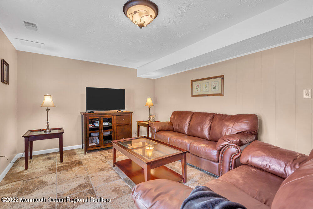 30 Tarrytown Road Manalapan, NJ 07726 - Photo 34 of 59 035_dsc09881