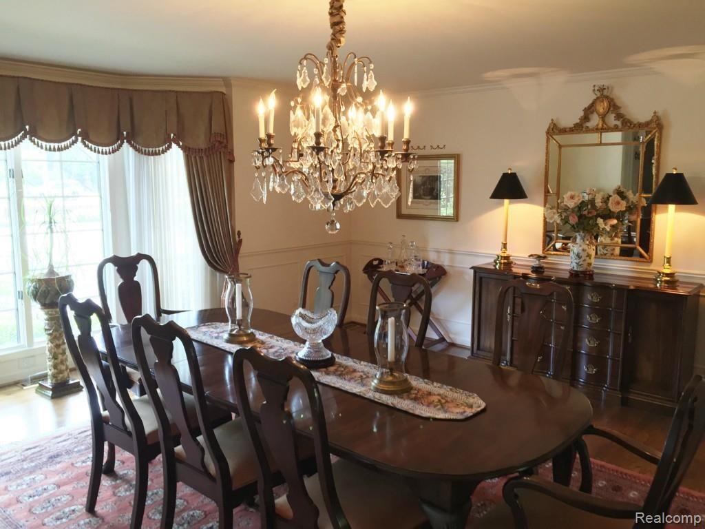 937 Lake Shore Road Grosse Pointe, MI 48236 - Photo 8 of 38 Dining room new 2.jpg