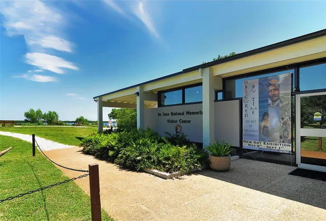 $1,250,000 | 1105 92nd Street Northwest, Bradenton, FL 34209