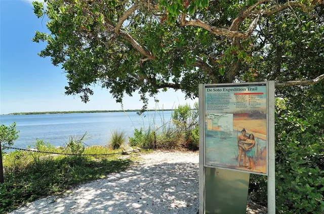 $1,250,000 | 1105 92nd Street Northwest, Bradenton, FL 34209