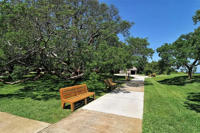 $1,250,000 | 1105 92nd Street Northwest, Bradenton, FL 34209