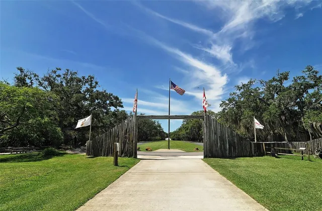 $1,250,000 | 1105 92nd Street Northwest, Bradenton, FL 34209