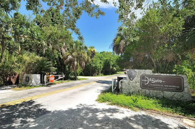 $1,250,000 | 1105 92nd Street Northwest, Bradenton, FL 34209