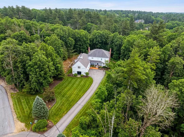 $1,790,000 | 17 Canterbury Lane, Bedford, NH 03110