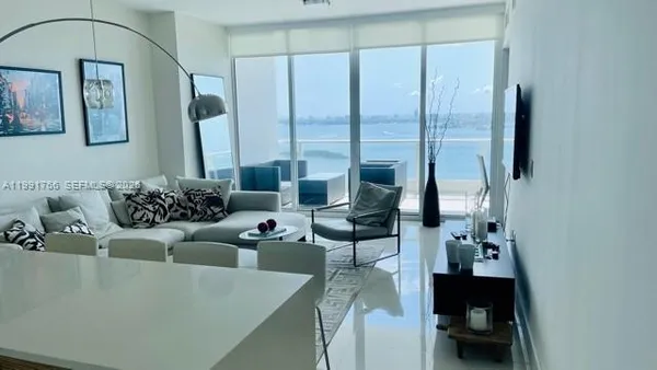 $6,450 | 2020 North Bayshore Drive, Unit 3009, Miami, FL 33137