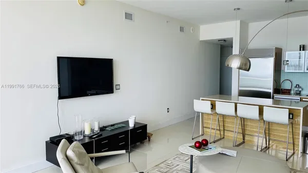 $6,450 | 2020 North Bayshore Drive, Unit 3009, Miami, FL 33137