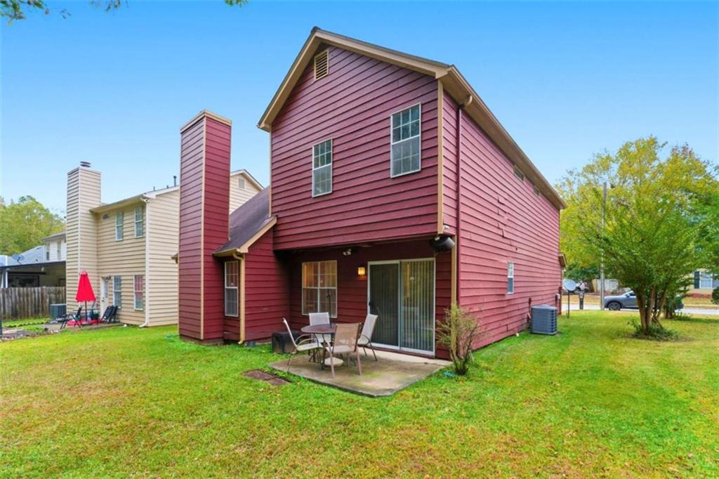 6581 Coventry Point Austell, GA 30168 - Photo 20 of 20 a front view of house with yard and outdoor seating