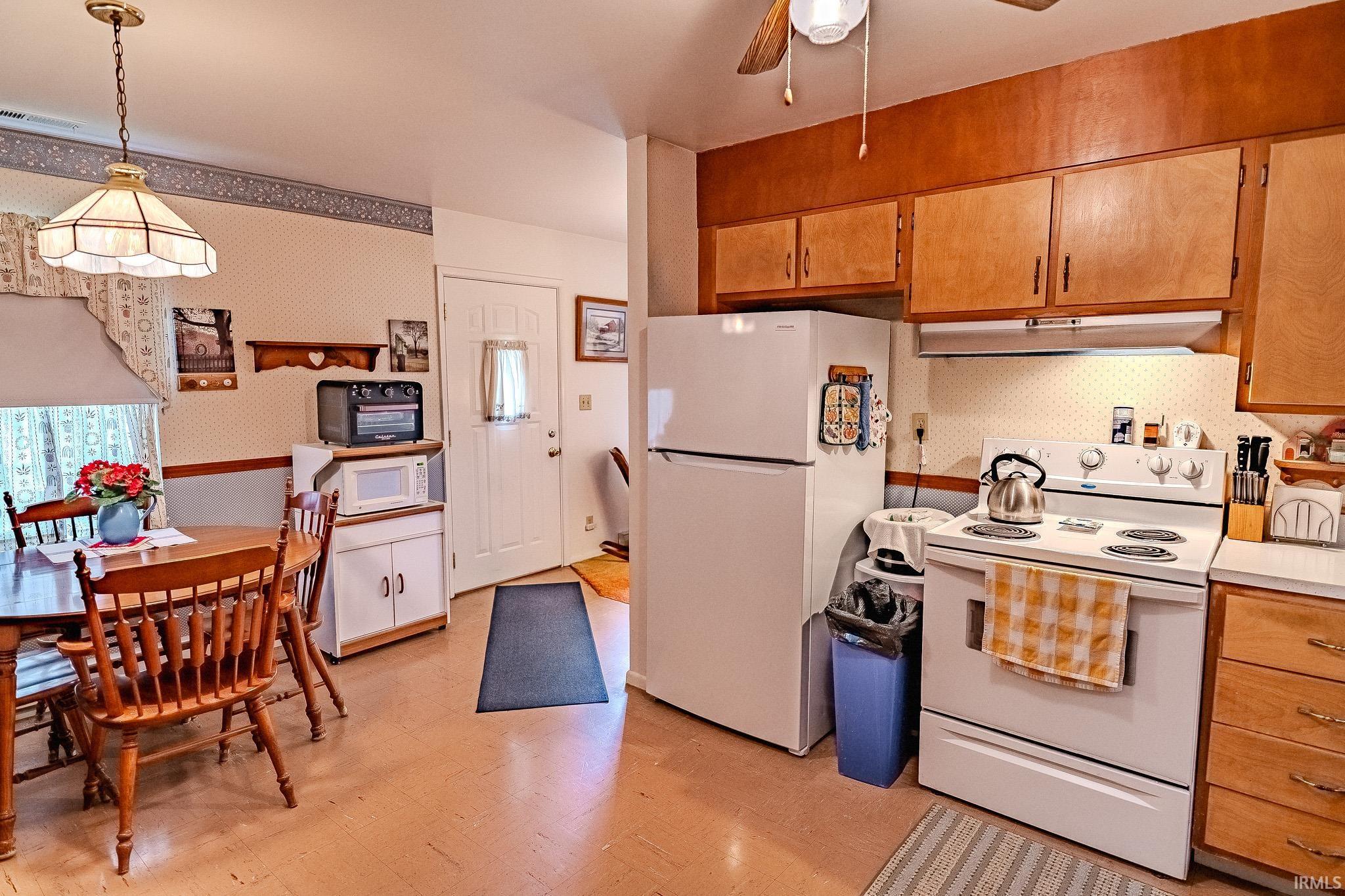 218 Cedar Street Williamsport, IN 47993 - Photo 11 of 34