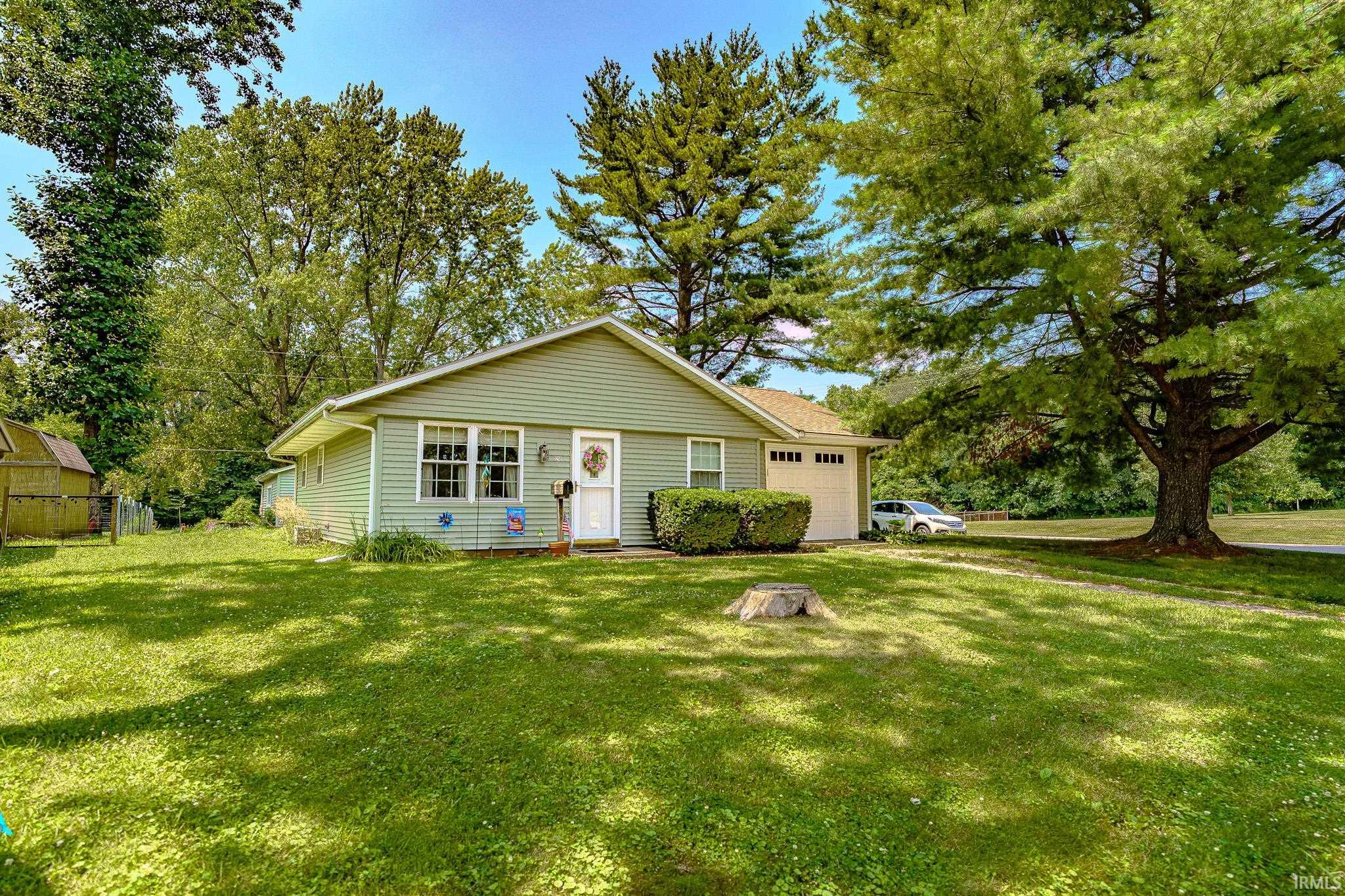 218 Cedar Street Williamsport, IN 47993 - Photo 2 of 34