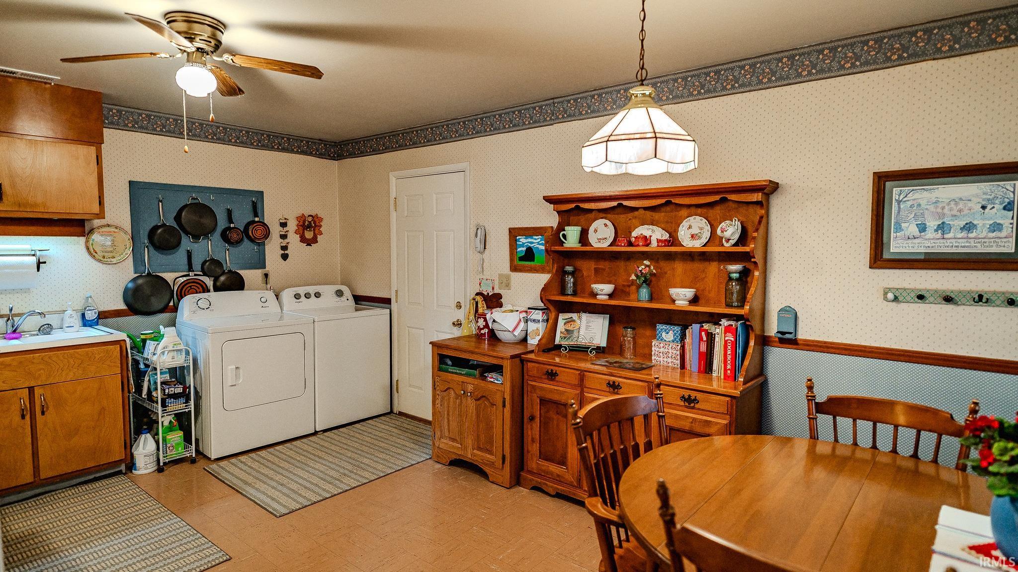 218 Cedar Street Williamsport, IN 47993 - Photo 9 of 34