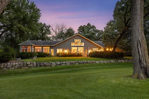 $2,499,500 | 5816 X Northwood Drive, Edina, MN 55436