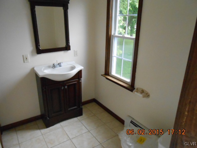 3509 Carter Road Bethlehem, PA 18020 - Photo 21 of 27 Gallery Image 21