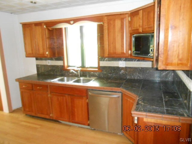 3509 Carter Road Bethlehem, PA 18020 - Photo 10 of 27 Gallery Image 10