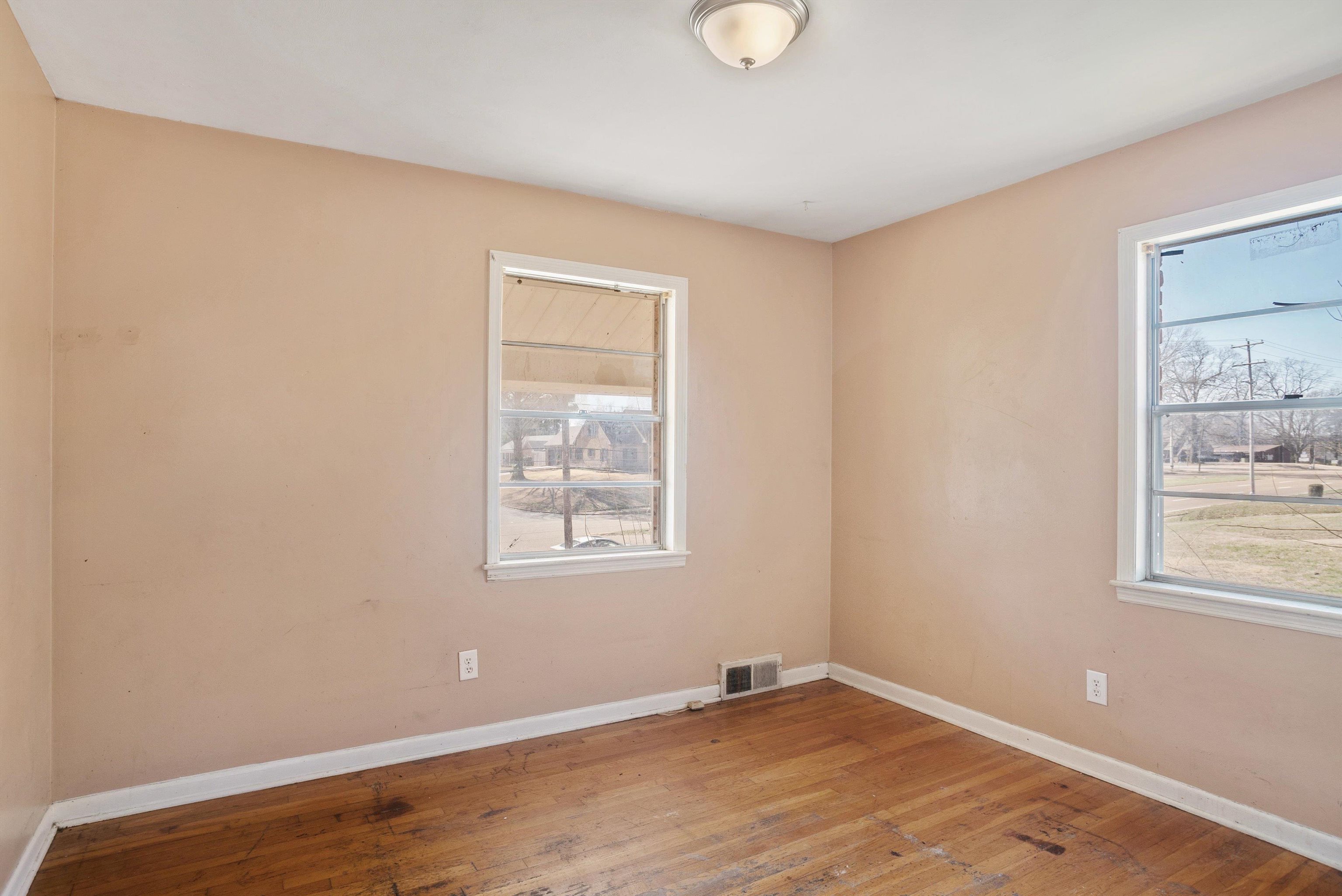 4696 Stage Road Memphis, TN 38128 - Photo 15 of 23 an empty room with windows