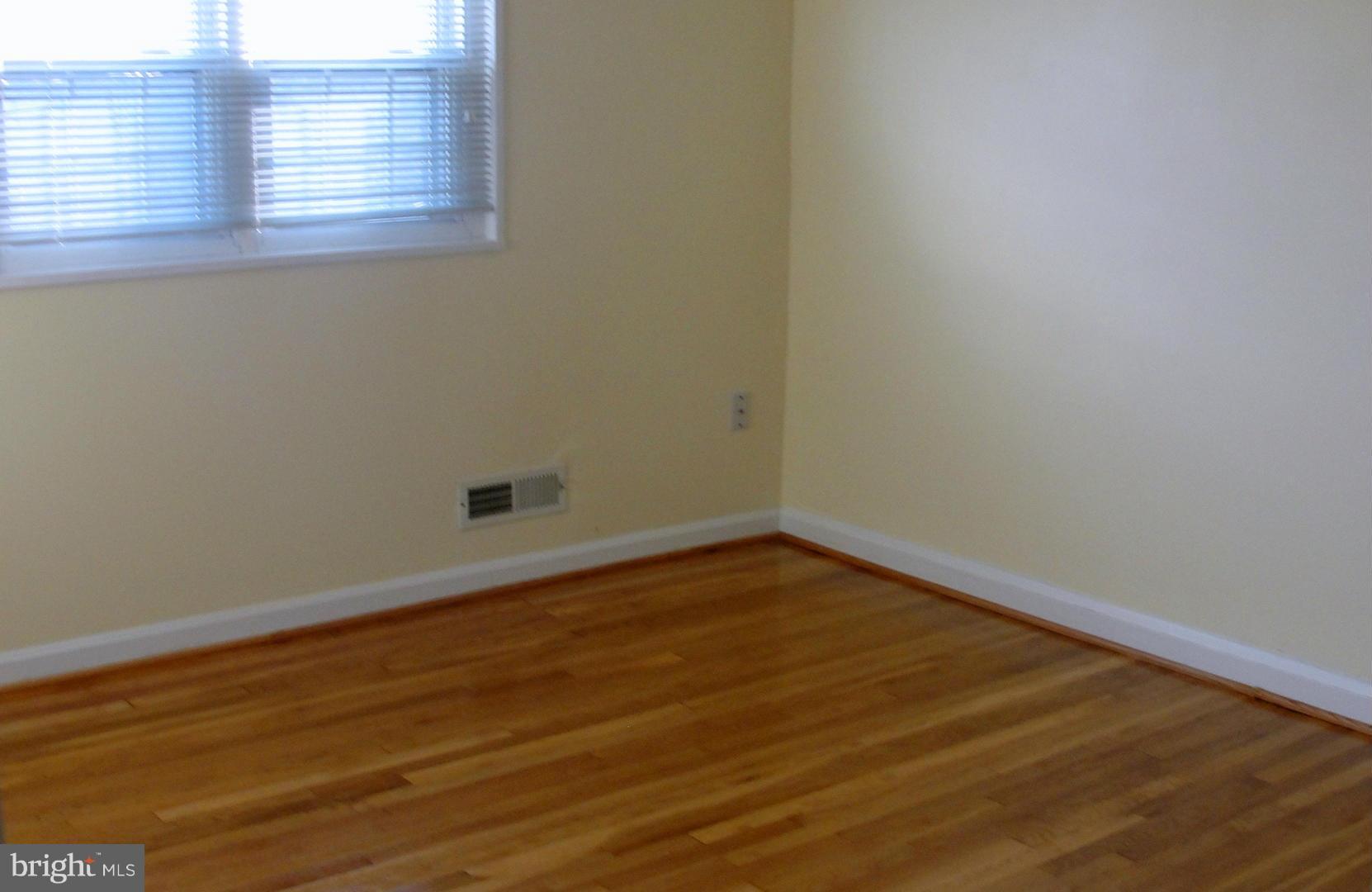 919 Southridge Road Baltimore, MD 21228 - Photo 5 of 11 Bedroom 2