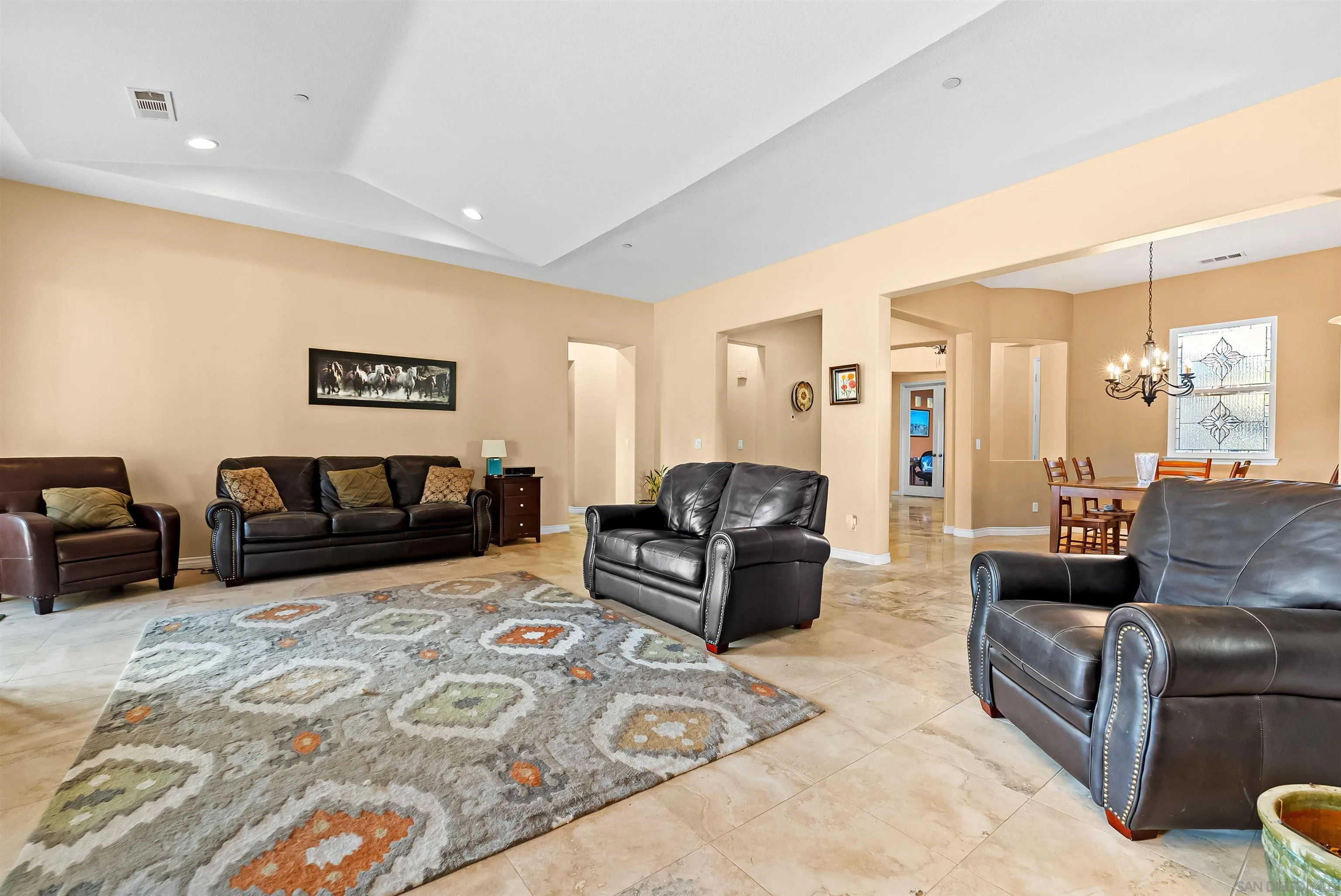 2157 Hidden Springs Drive El Cajon, CA 92019 - Photo 6 of 27