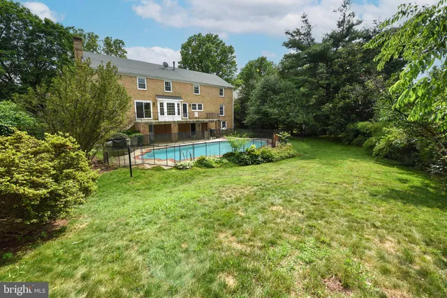 $1,450,000 | 9125 Copenhaver Drive, Potomac, MD 20854