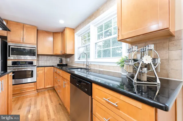 $1,450,000 | 9125 Copenhaver Drive, Potomac, MD 20854