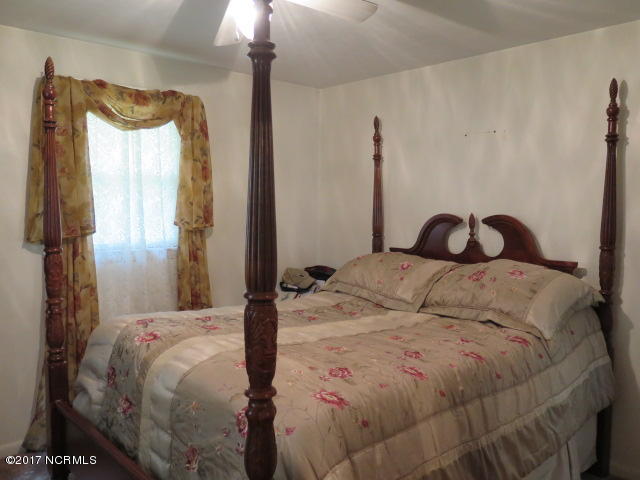 51 Gordon Road Clinton, NC 28328 - Photo 13 of 17 IMG_0283