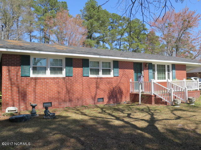51 Gordon Road Clinton, NC 28328 - Photo 2 of 17 IMG_0436