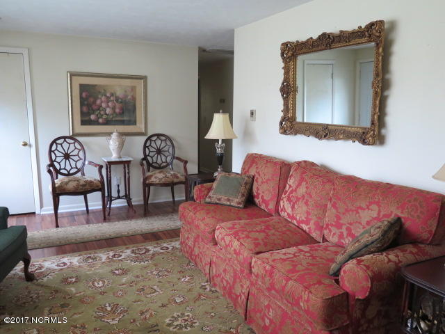 51 Gordon Road Clinton, NC 28328 - Photo 5 of 17 IMG_0272