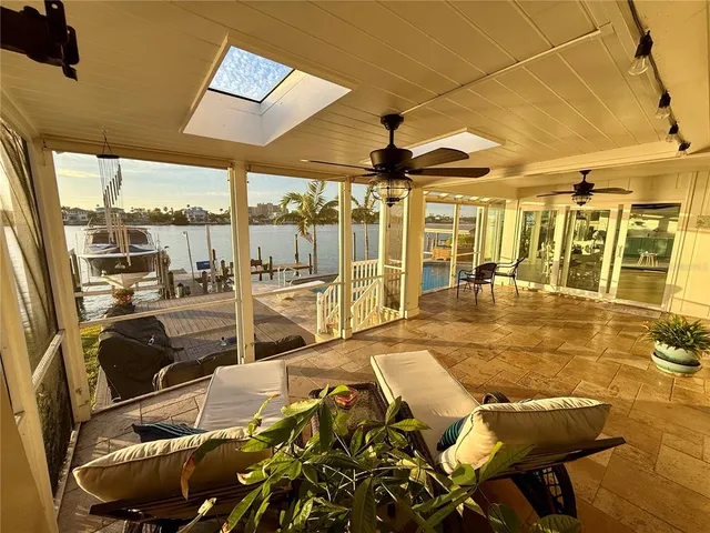 $2,500,000 | 812 Island Way, Clearwater Beach, FL 33767