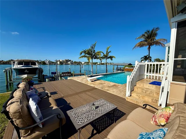 $2,500,000 | 812 Island Way, Clearwater Beach, FL 33767