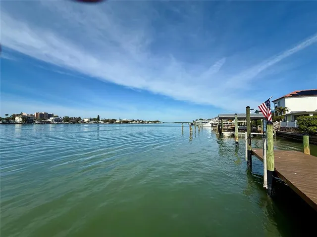 $2,500,000 | 812 Island Way, Clearwater Beach, FL 33767