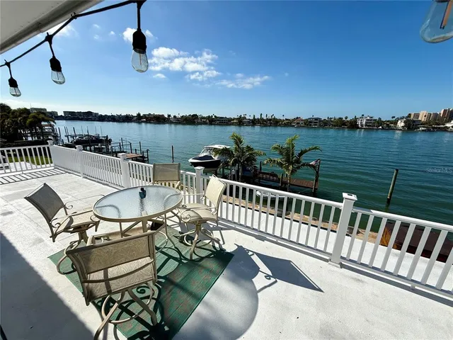 $2,500,000 | 812 Island Way, Clearwater Beach, FL 33767