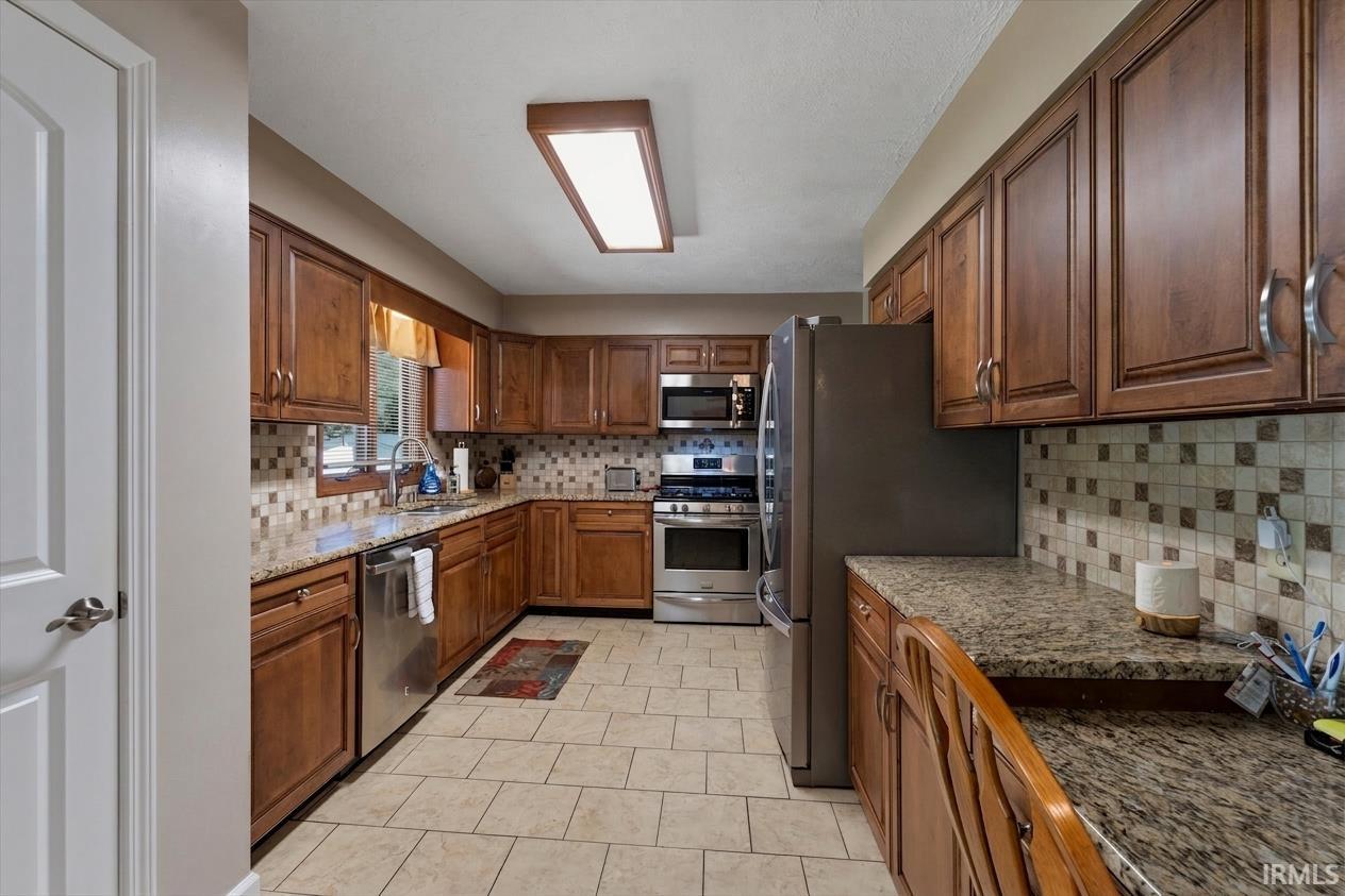 53097 Old Farm Road Elkhart, IN 46514 - Photo 9 of 47