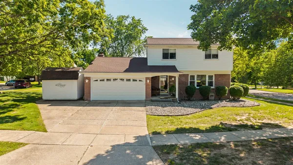$449,900 | 534 Forestbrooke Court, Saline, MI 48176