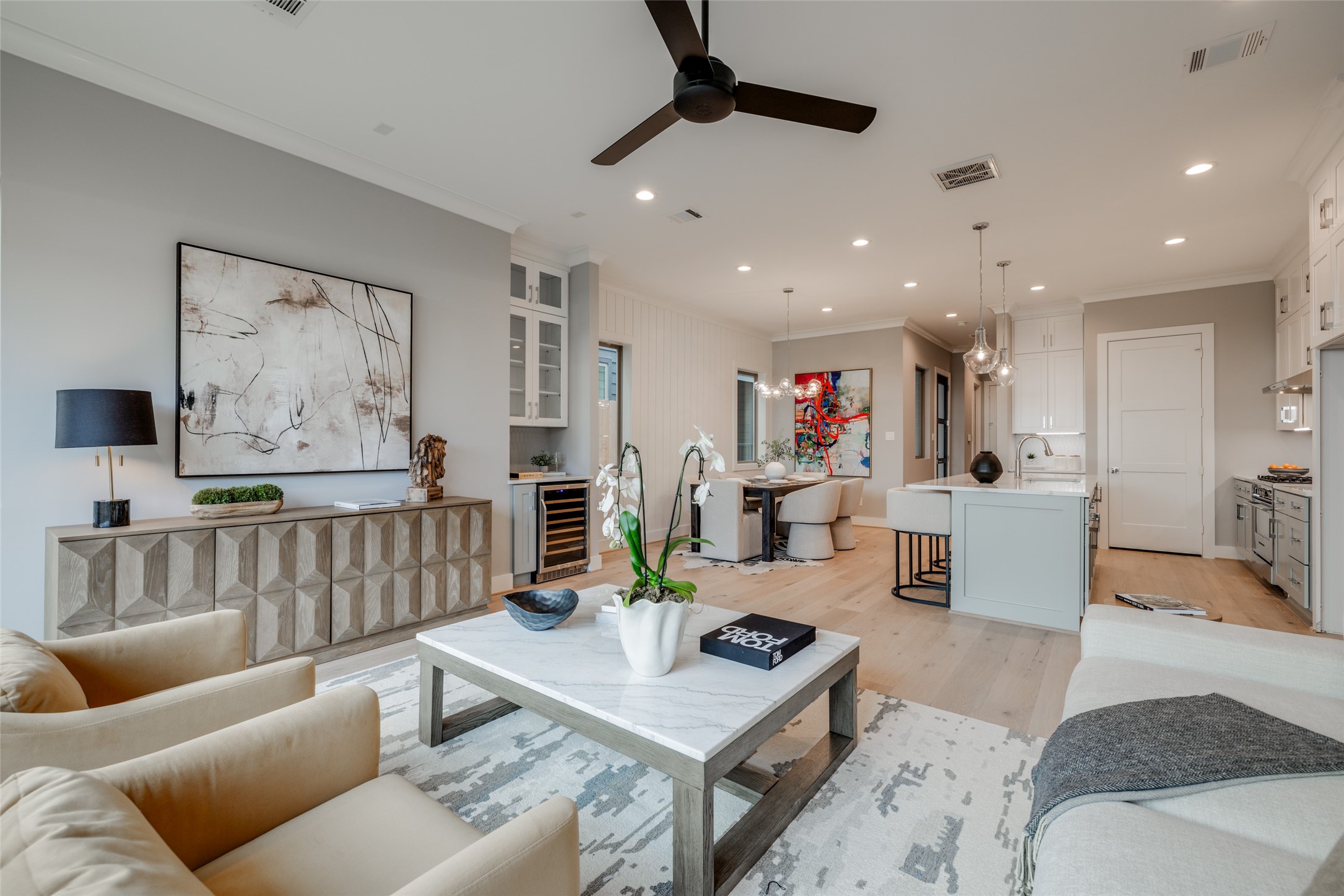 116 East 23rd Street Houston, TX 77008 - Photo 15 of 38 a living room with furniture and a wooden floor