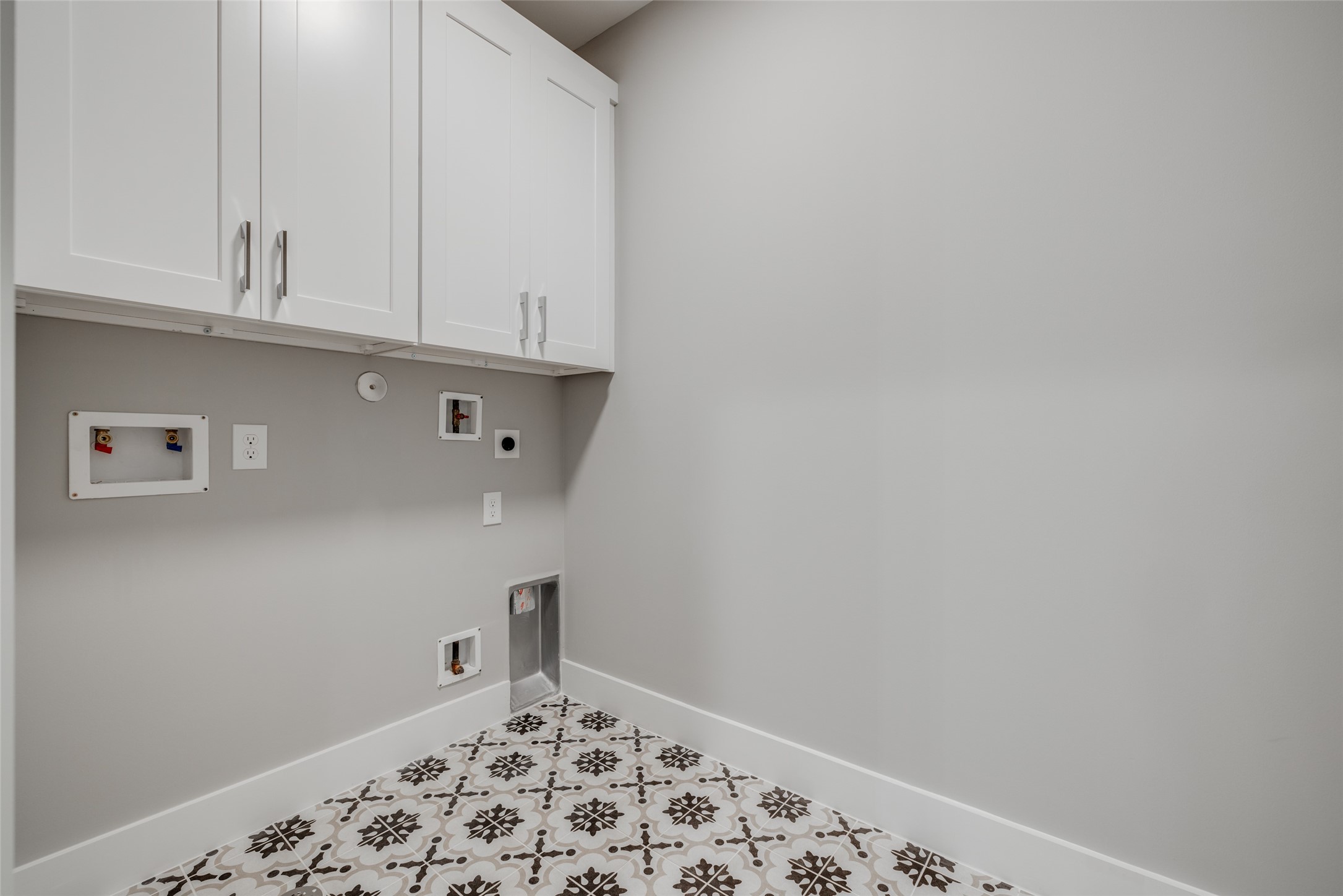 116 East 23rd Street Houston, TX 77008 - Photo 27 of 38 a view of cabinets