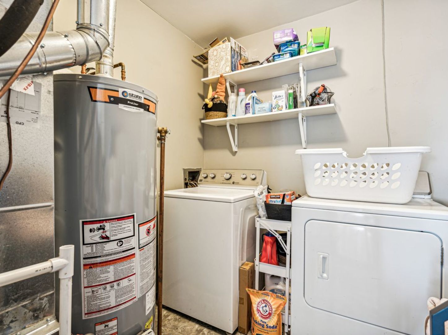 167 Heathgate Road Montgomery, IL 60538 - Photo 18 of 22 a utility room with dryer and washer