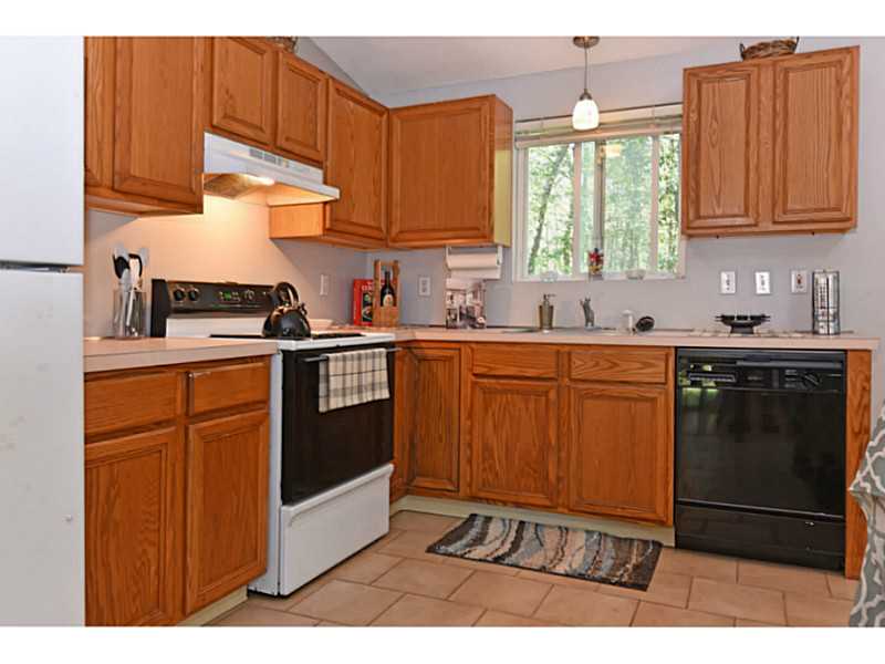 77 Huckleberry Road North Kingstown, RI 02852 - Photo 11 of 25 Kitchen.