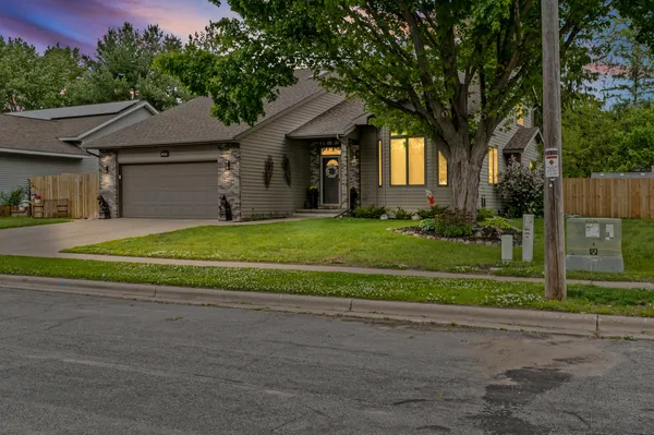 $444,900 | 2019 Sandalwood Drive, Onalaska, WI 54650
