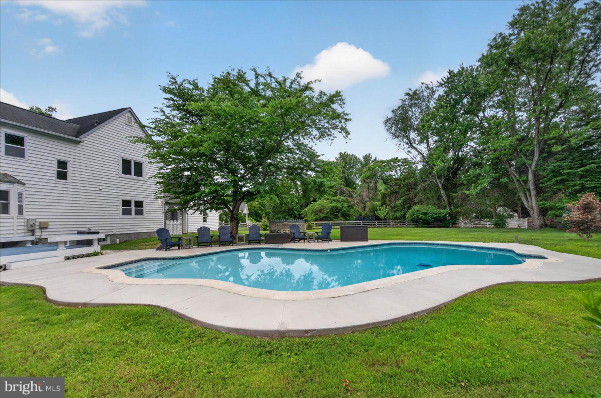 11057 Bishopsgate Court Reston, VA 20194 - Photo 60 of 72 Salt Water Pool
