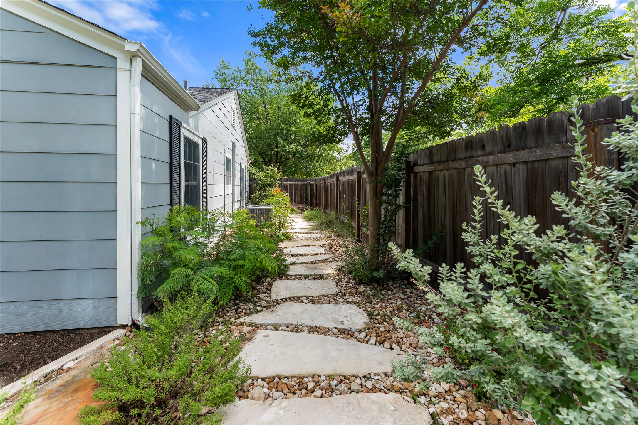 1701 West 33rd Street Austin, TX 78703 - Photo 29 of 33 Paved side walk-way