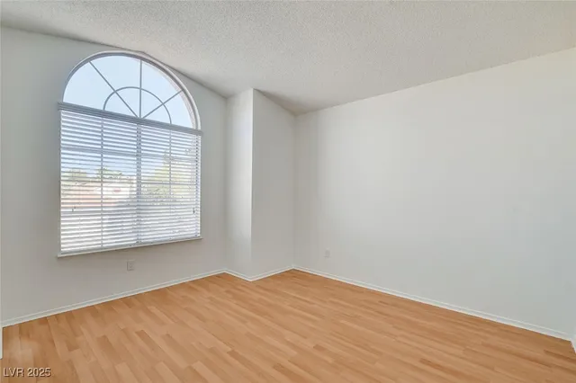 $2,595 | 9805 Cross Creek Way, Las Vegas, NV 89117