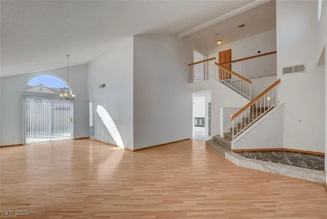 $2,595 | 9805 Cross Creek Way, Las Vegas, NV 89117