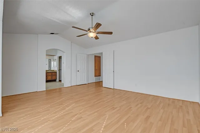 $2,595 | 9805 Cross Creek Way, Las Vegas, NV 89117