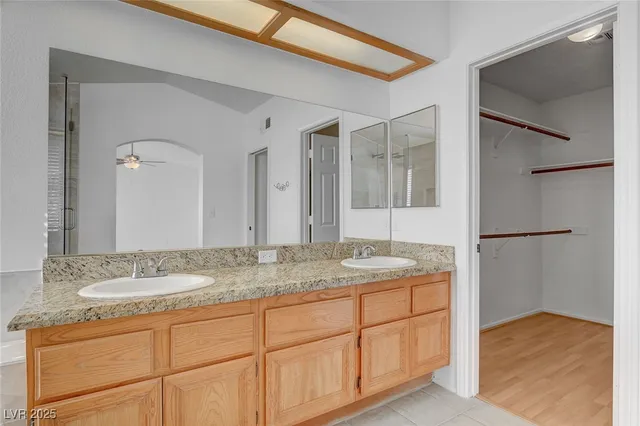 $2,595 | 9805 Cross Creek Way, Las Vegas, NV 89117