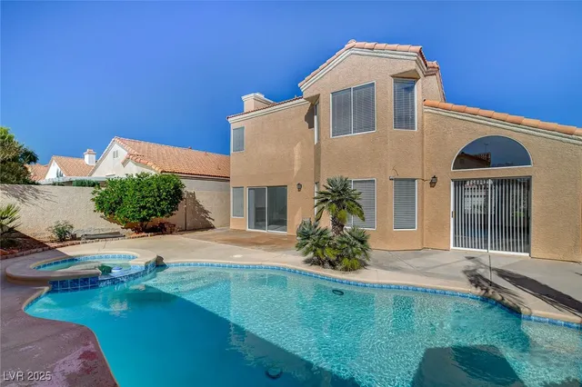 $2,595 | 9805 Cross Creek Way, Las Vegas, NV 89117