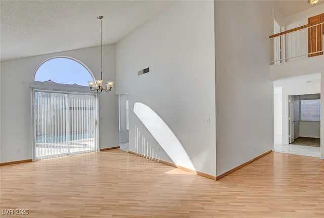 $2,595 | 9805 Cross Creek Way, Las Vegas, NV 89117