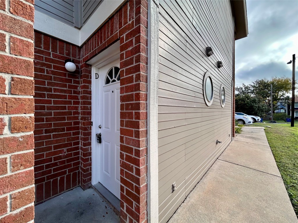 2010 Kirksey Drive, Unit D Austin, TX 78741 - Photo 1 of 21