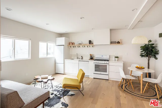 $2,595 | 1946 Preston Avenue, Los Angeles, CA 90026